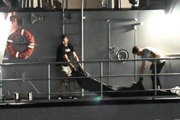 nauagio-pilos3-600x400.jpg nauagio-pilos