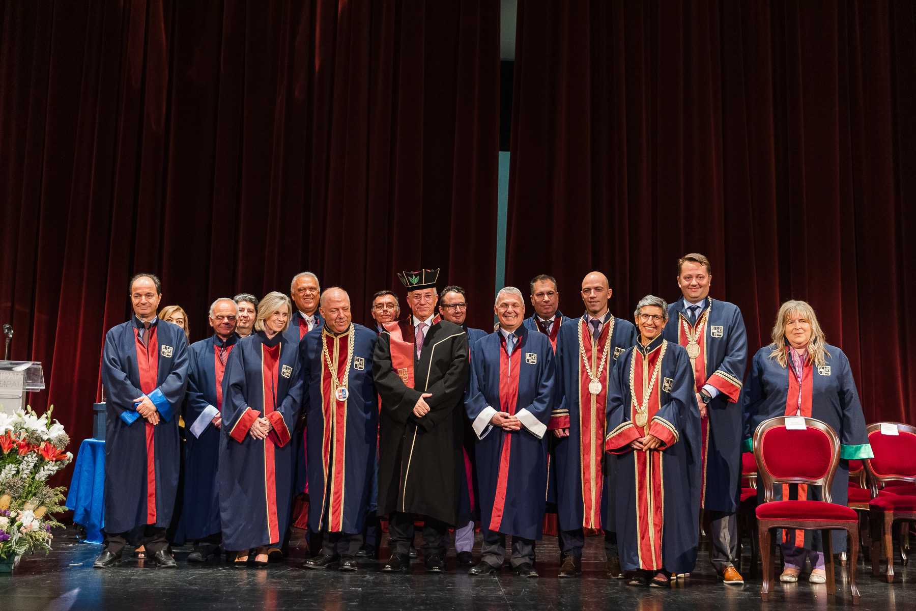 papei.epitimos.didaktoras.jpeg Ασθενής σε κατάσταση αμόκ επιτέθηκε σε νοσηλεύτριες σε νοσοκομείο της Θεσσαλονίκης