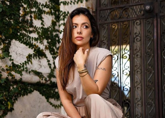 arianaa-e1691045719573.jpg arianaa