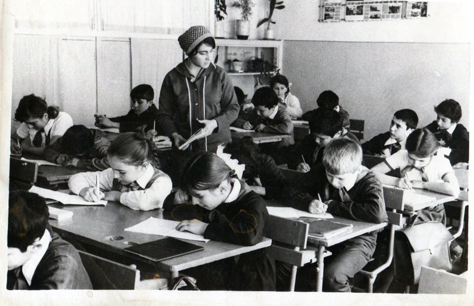 12i_politeia_sholeio_gia_ellinopoyla.jpg 12η πολιτεία, σχολείο για ελληνόπουλα