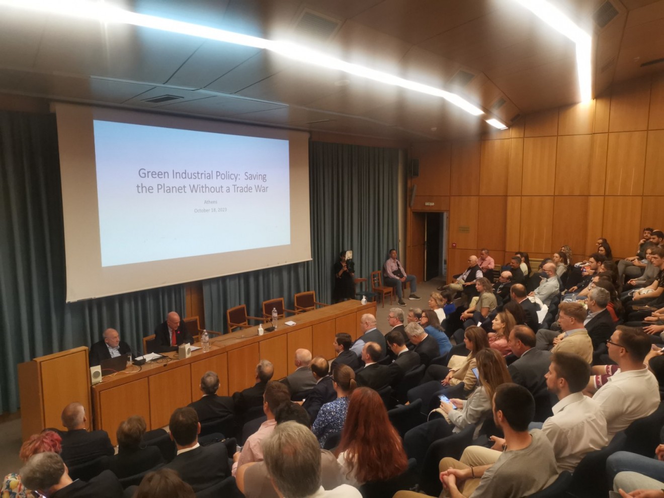 2345.jpg Ο νομπελίστας Οικονομολόγος και Καθηγητής J. Stiglitz στο ΕΚΠΑ