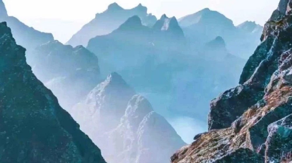 spazz-aetos.jpg Σπαζοκεφαλιά με αετό