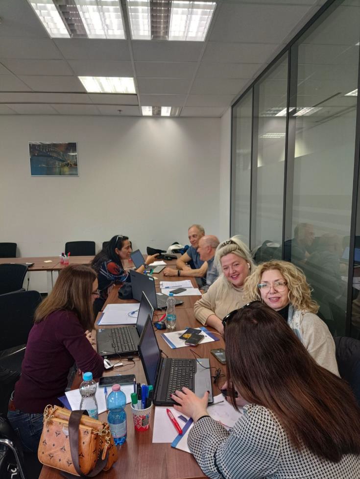 erasmus-pragaaa.jpg Οκτώ εκπαιδευτικοί του 4ου ΓΕΛ Κοζάνης