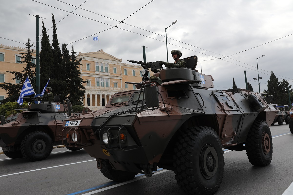 parelasi.jpg stratiotiki-parelasi