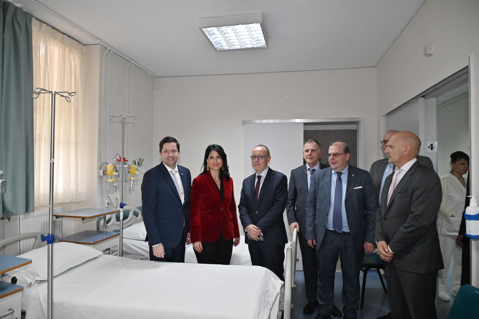 egkainia1.jpg Εγκαίνια της ανακαινισμένης πτέρυγας «Ελένη» της Β’ Μαιευτικής και Γυναικολογικής Κλινικής του Αρεταίειου Νοσοκομείου του Πανεπιστημίου Αθηνών