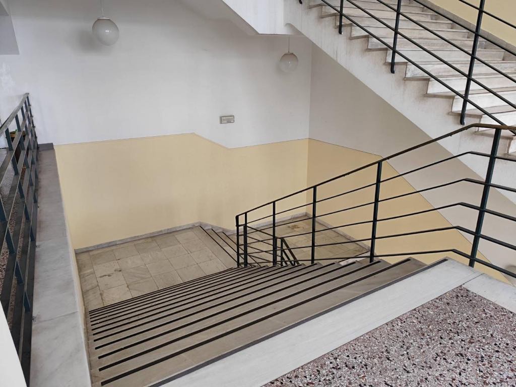 σκάλα στο ΕΚΠΑ