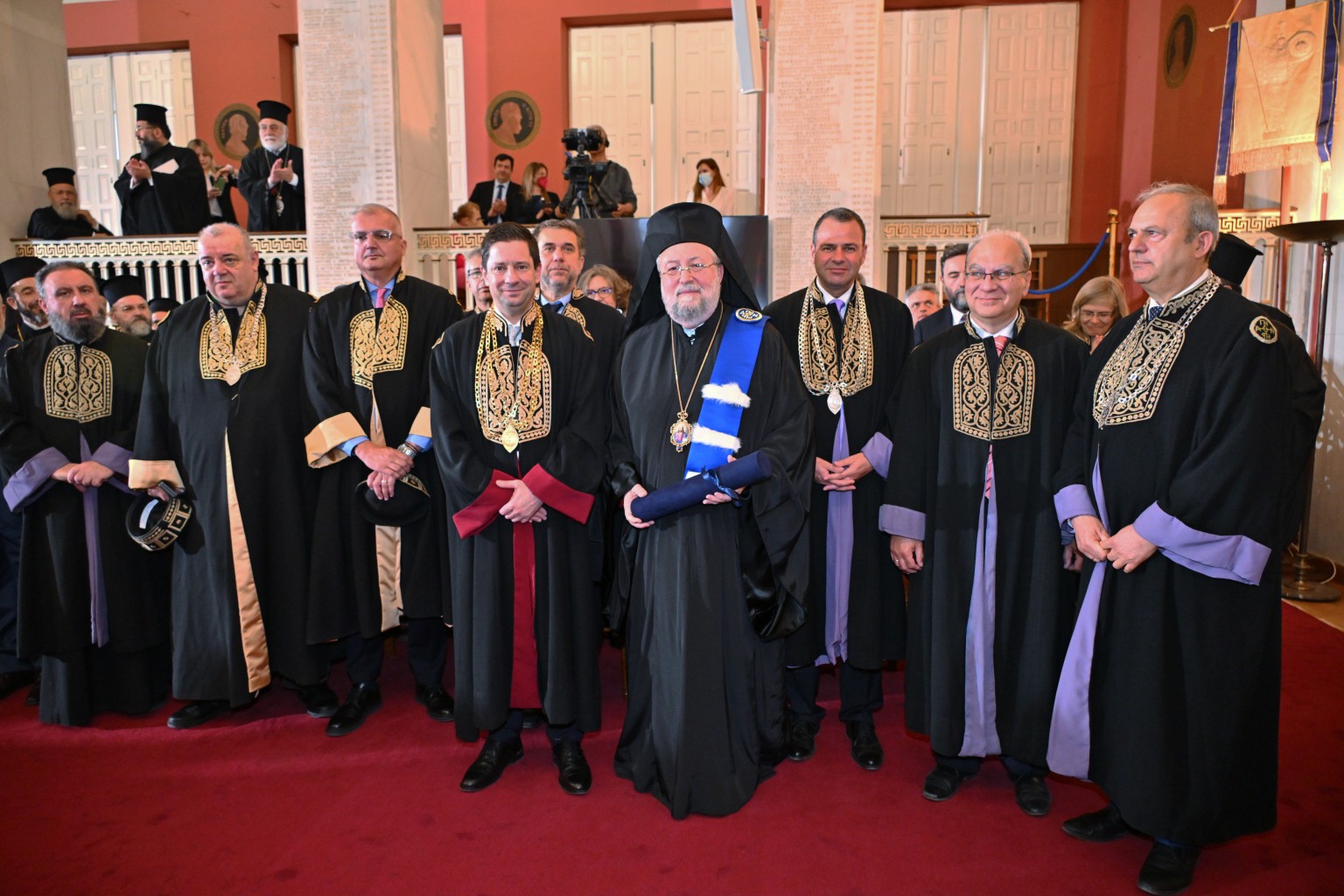 Ιερέας στο ΕΚΠΑ