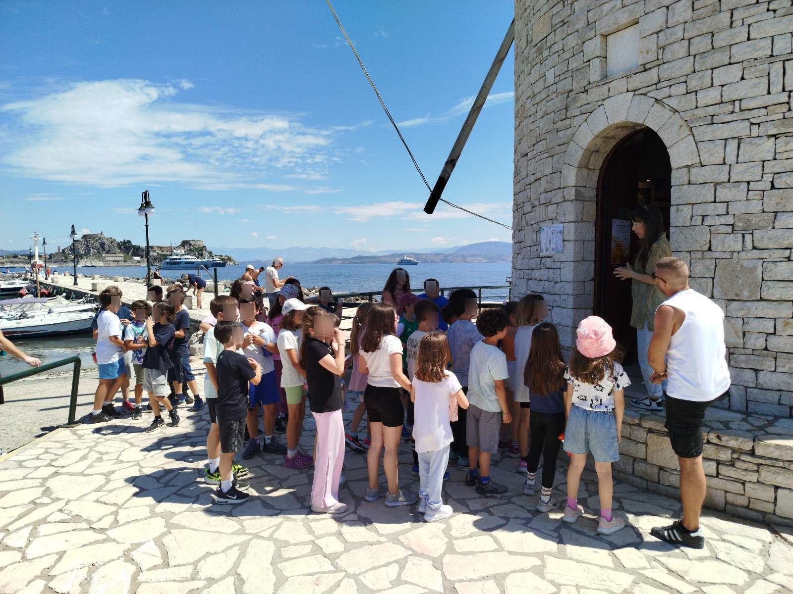 ekth111.jpg Το 4ο Πειραματικό Δημοτικό Σχολείο Κέρκυρας – Αθηναγόρειο