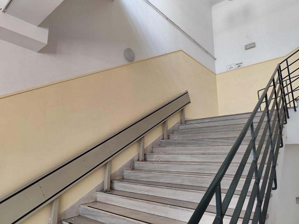 σκάλες στο ΕΚΠΑ