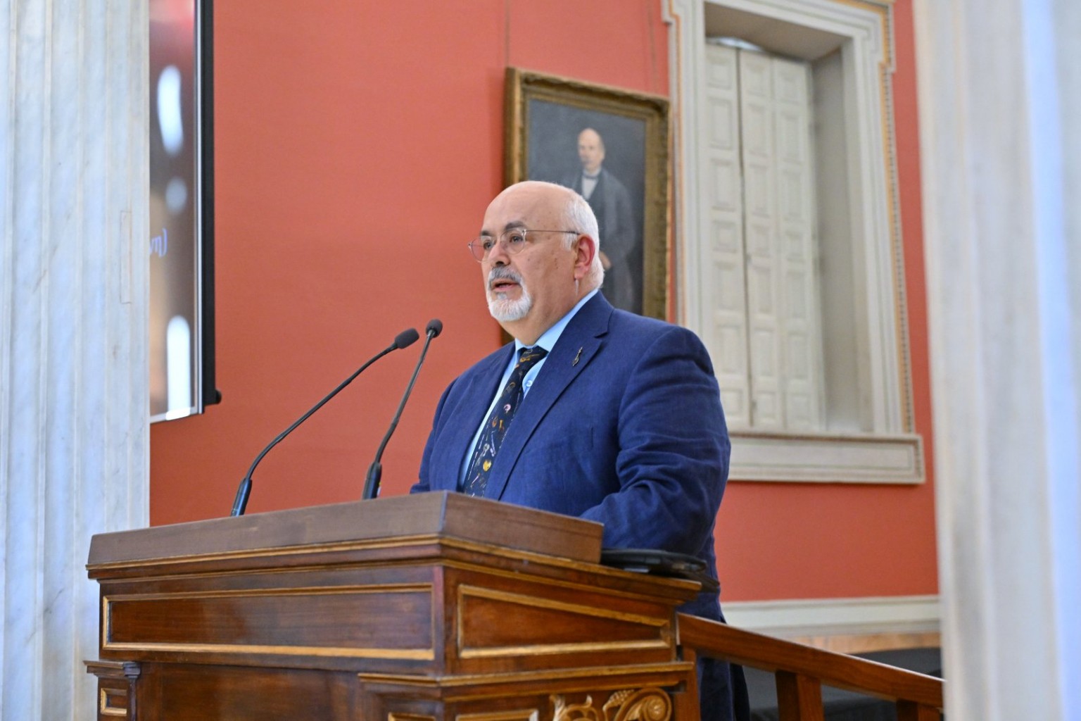 Λάμπρος Λιάβας