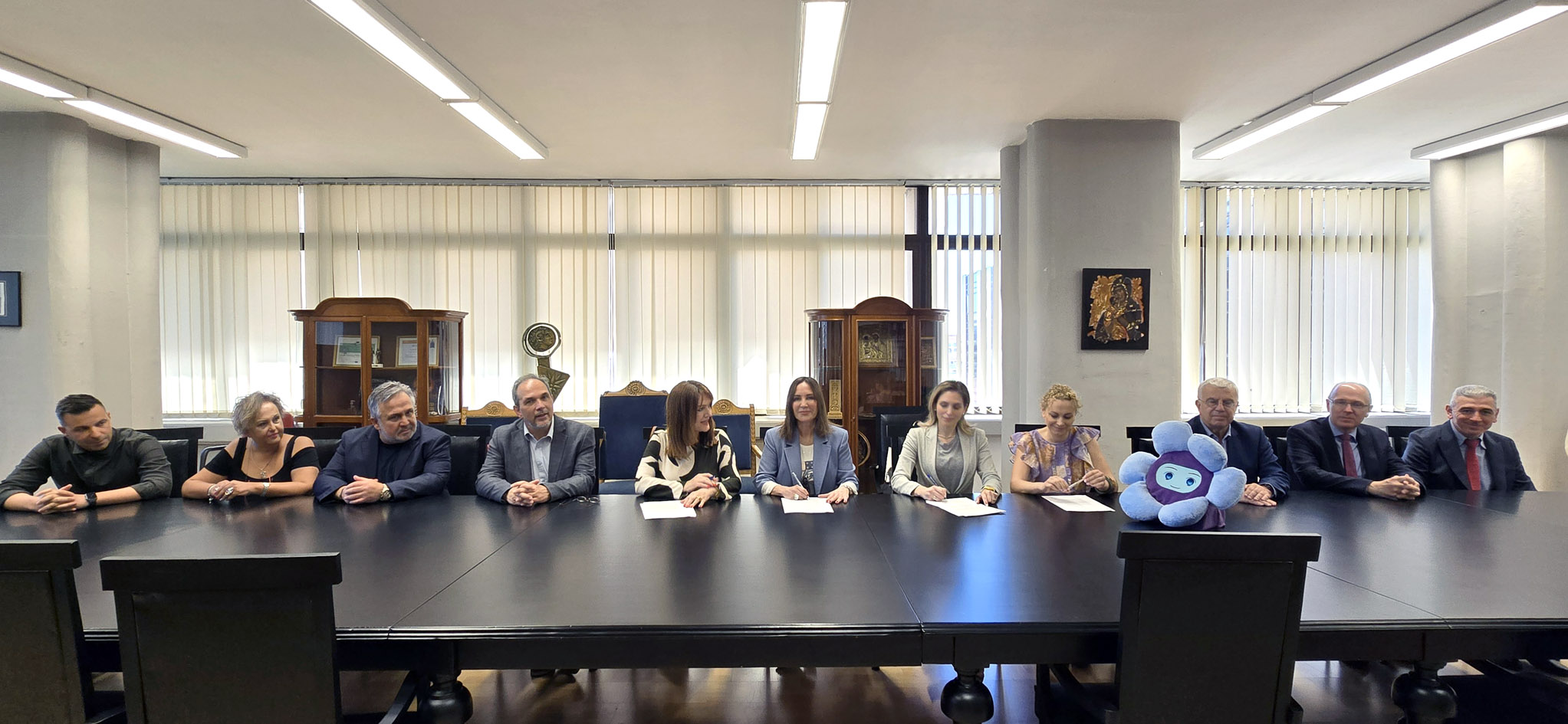 lires2.jpg παμακ2