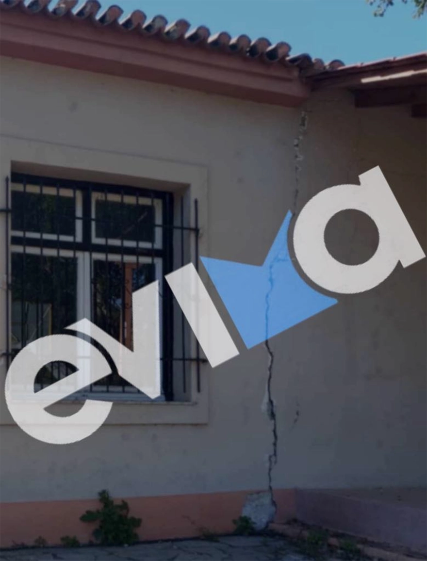 ζημιές σε σπίτι από τον σεισμό στην Εύβοια