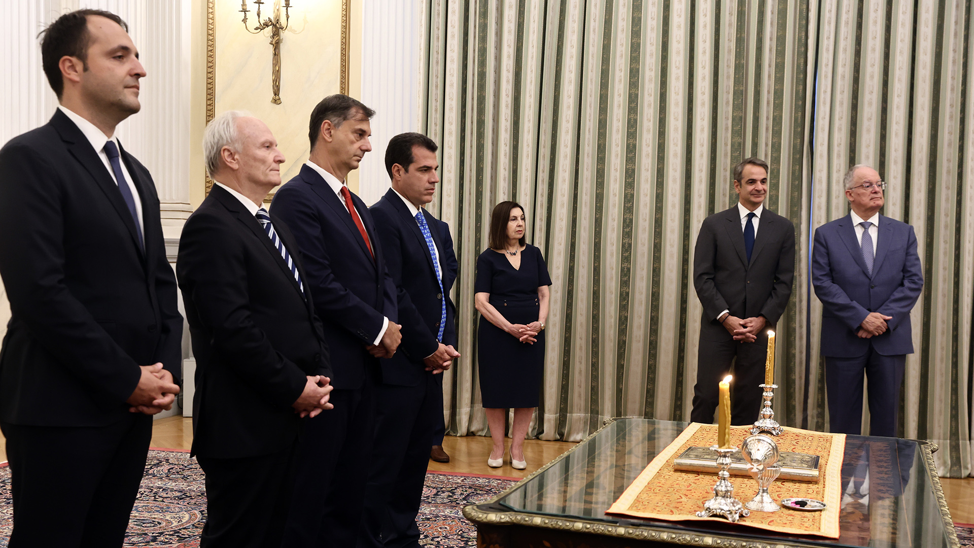 Στο Προεδρικό Μέγαρο ορκίστηκαν ο νέος υπουργός Μετανάστευσης και Ασύλου, Θάνος Πλεύρης, καθώς και οι τρεις νέοι υφυπουργοί της κυβέρνησης Χάρης Θεοχάρης, Γιάννης Ανδριανός και Χρήστος Δερμεντζόπουλος.