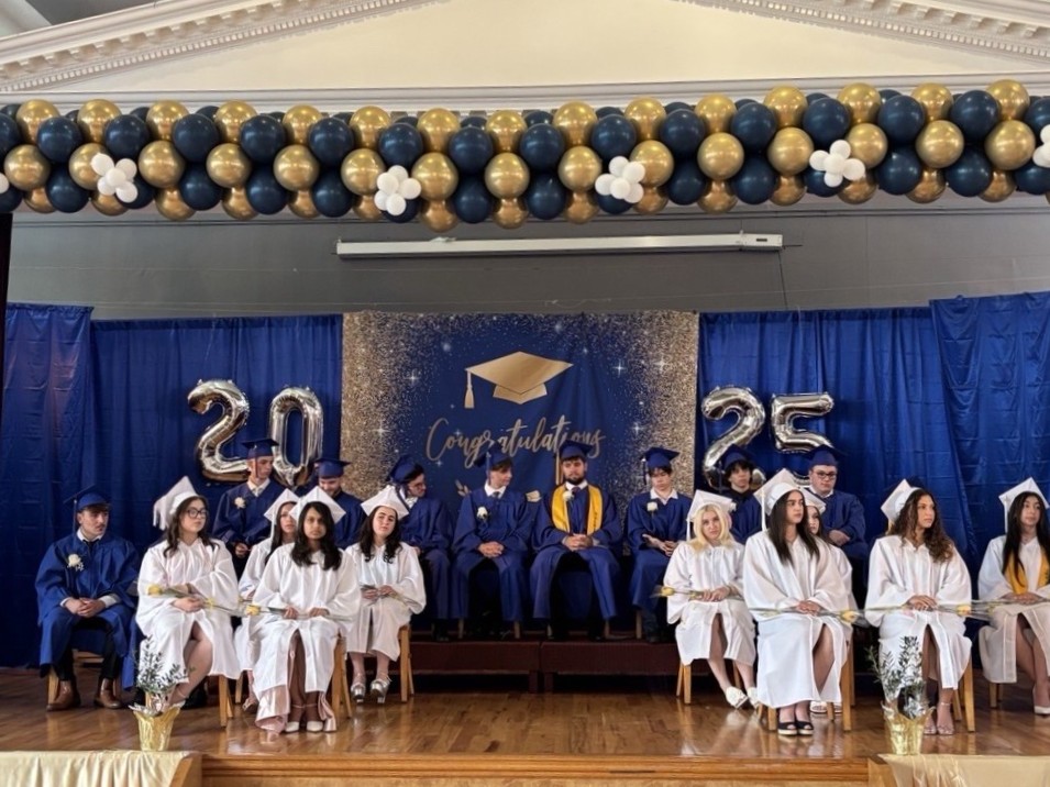 graduation_1.jpg Αποφοίτηση μαθητών