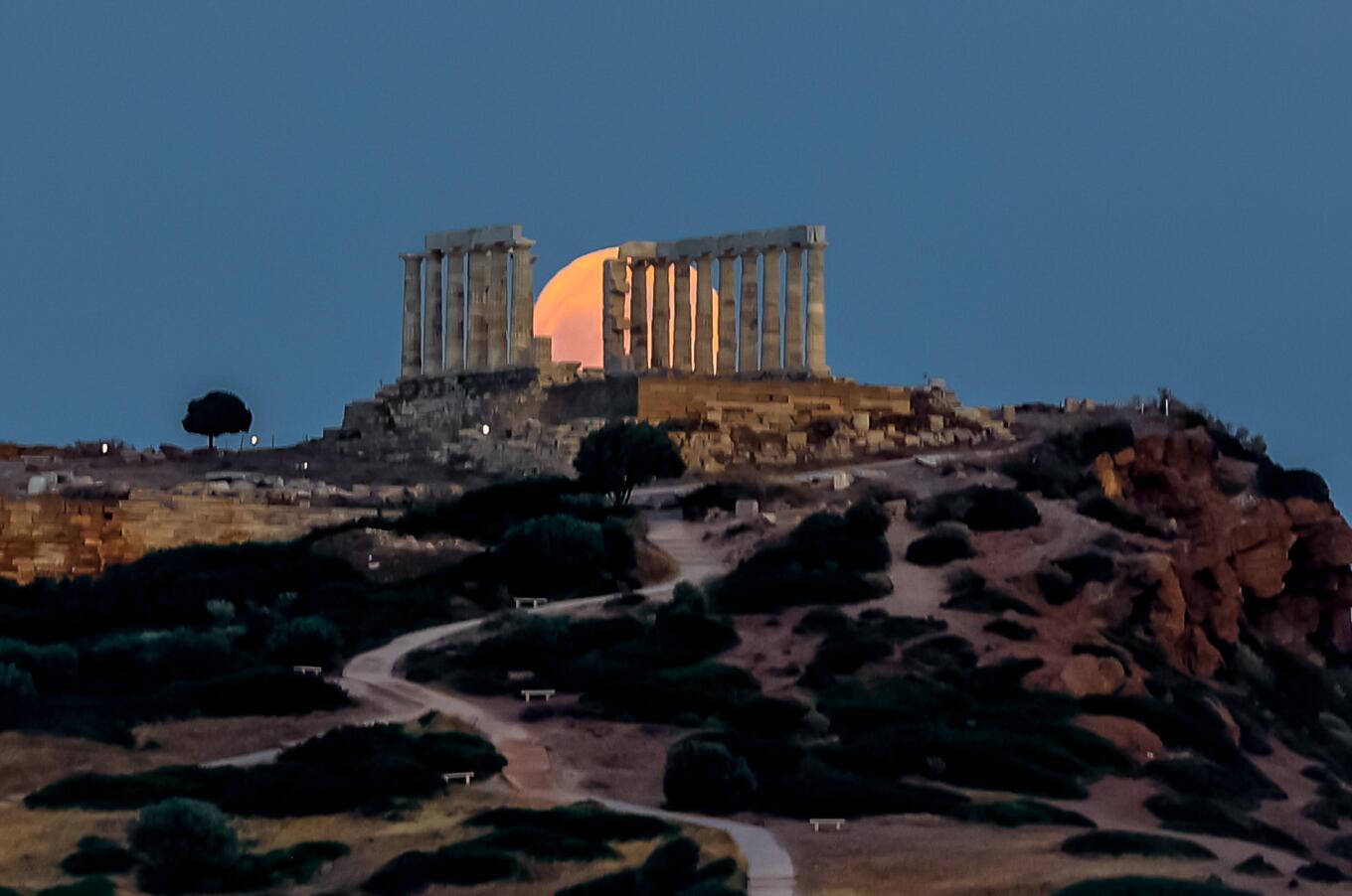 panselinos-fraoulas_9_.jpg Πανσέληνος της Φράουλας στο Σούνιο