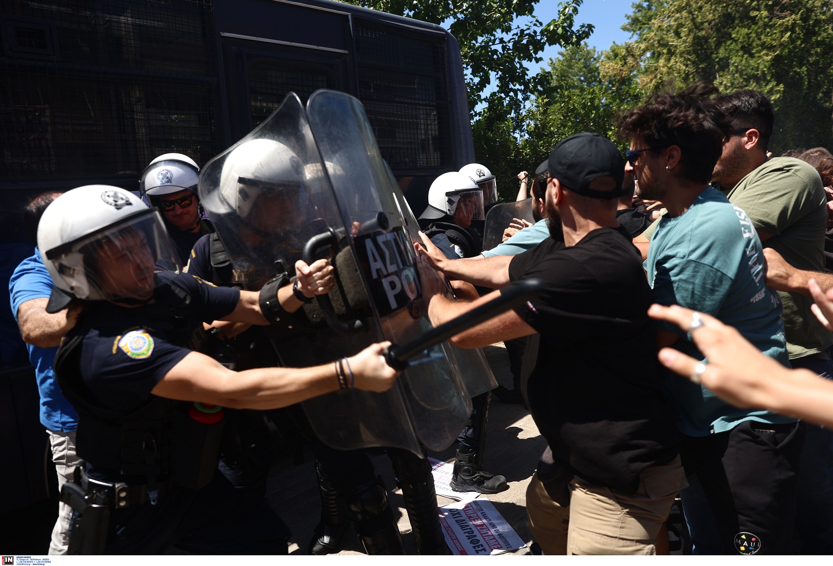 MAT-synodos-prytanewn.jpg Ένταση με ΜΑΤ και δακρυγόνα