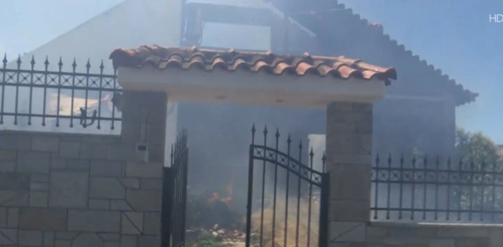 μεγάλη φωτιά στην περιοχή του Αγίου Δημητρίου στο Κορωπί