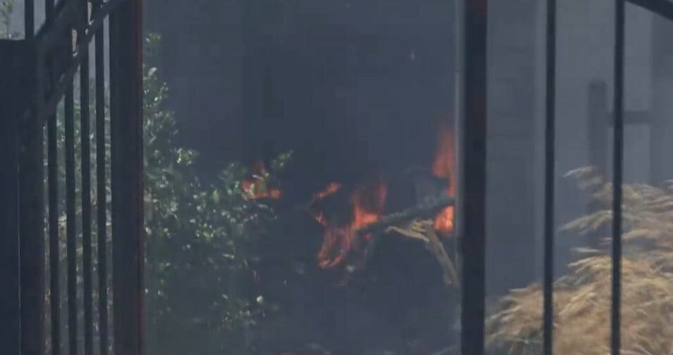 μεγάλη φωτιά στην περιοχή του Αγίου Δημητρίου στο Κορωπί