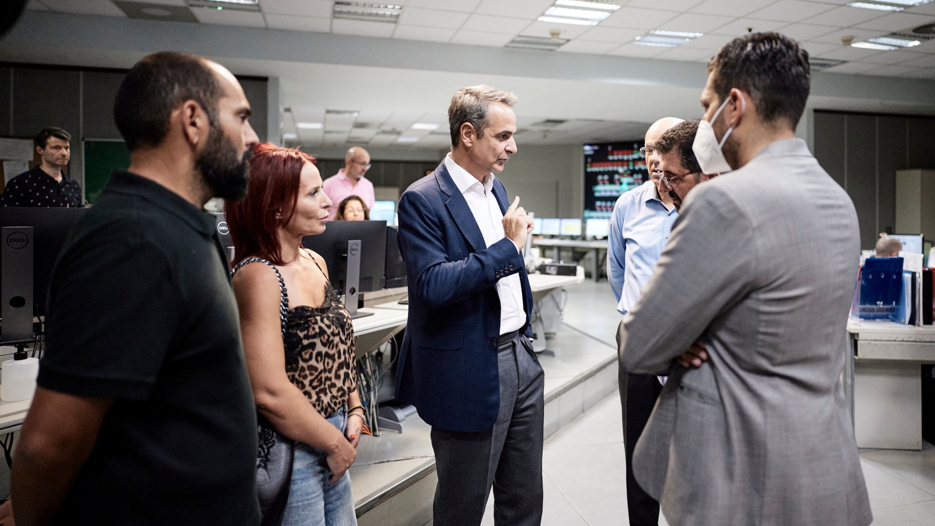 Ο Κυριάκος Μητσοτάκης στο Μετρό Σύνταγμα