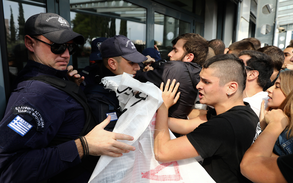 gabrogloy_mathites_3.jpg μαθητές υπ. παιδειας