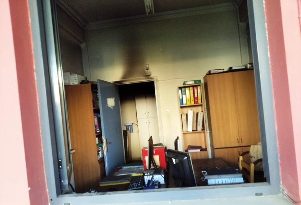 perifereia-emprismos-grafeio.jpg perifereia-emprismos-grafeio.jpg