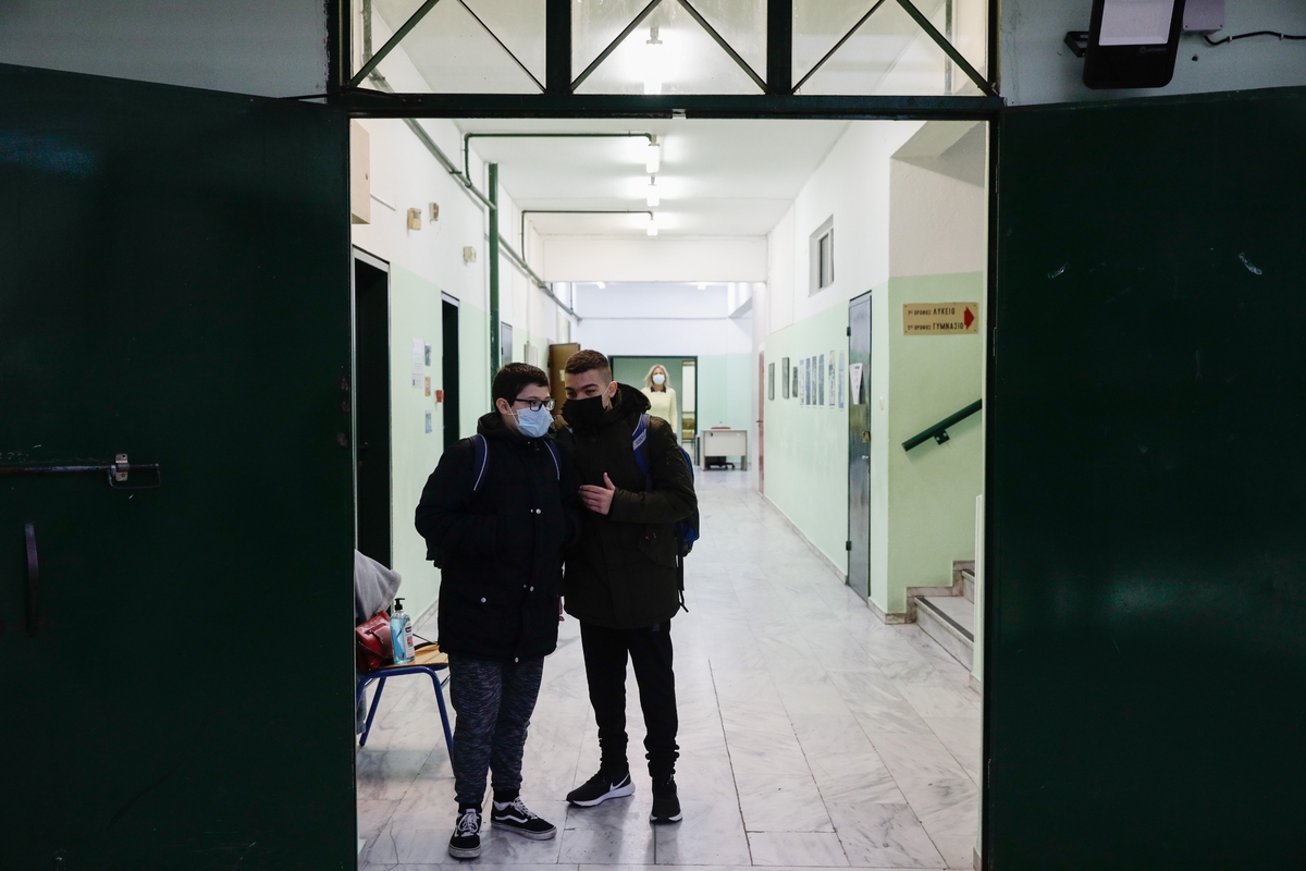 sholeio_mathites_pote_anoigoyn_ta_sholeia.jpg πότε ανοίγουν τα σχολεία μαθητές