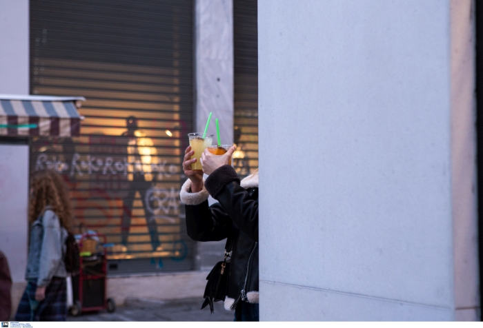 κόσμος ουρές πανδημία κορονοϊός