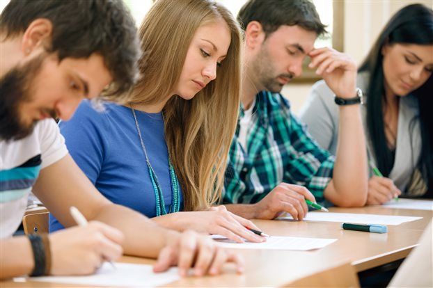 panellinies_exetaseis.jpg πανελλήνιες εξετάσεις