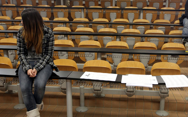 koritsizamfitheatro600.jpg koritsizamfitheatro600.jpg