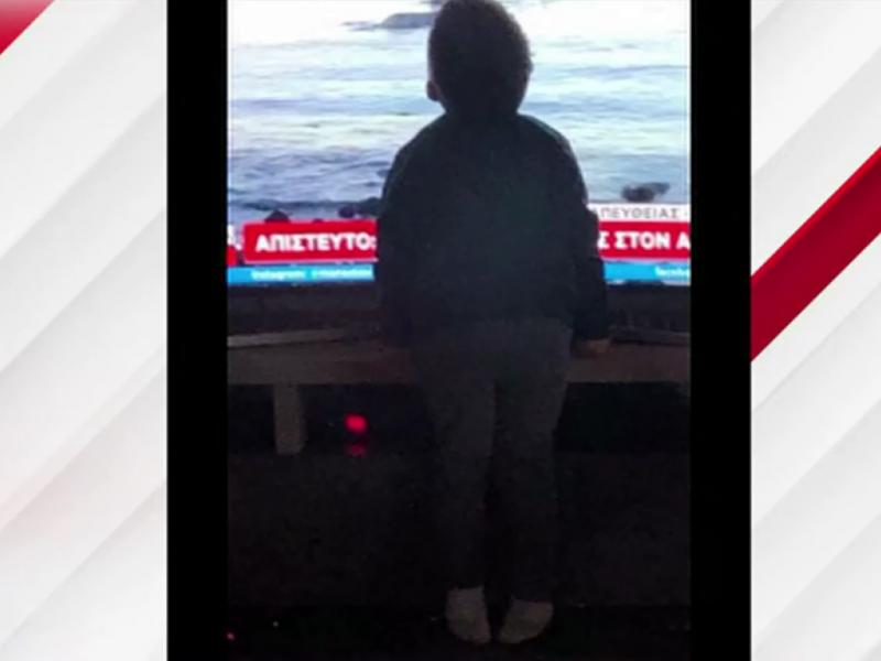 Άλιμος: Ο μικρός Αλέξης φιλά την εικόνα του τραυματισμένου ζιφιού