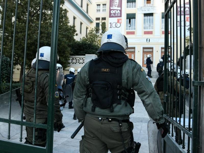 ΑΕΙ με αστυνομία, τουρνικέ και κάμερες: Οι χορηγοί και...οι τραμπούκοι φοιτητές!