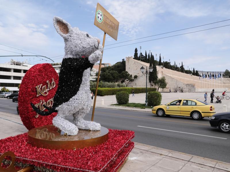 Πάσχα: Ξεκινά σήμερα το εορταστικό ωράριο των καταστημάτων 