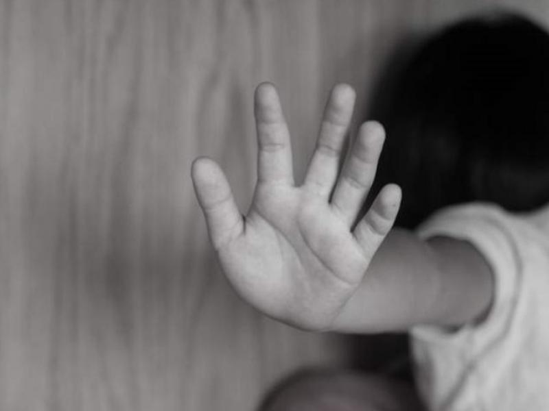 «Όλα τα αντέχω» μου έλεγες «το μόνο που δεν αντέχω είναι ο βρώμικος ιδρώτας, τα σάλια και τα γρυλίσματα των ζώων που με βίαζαν»