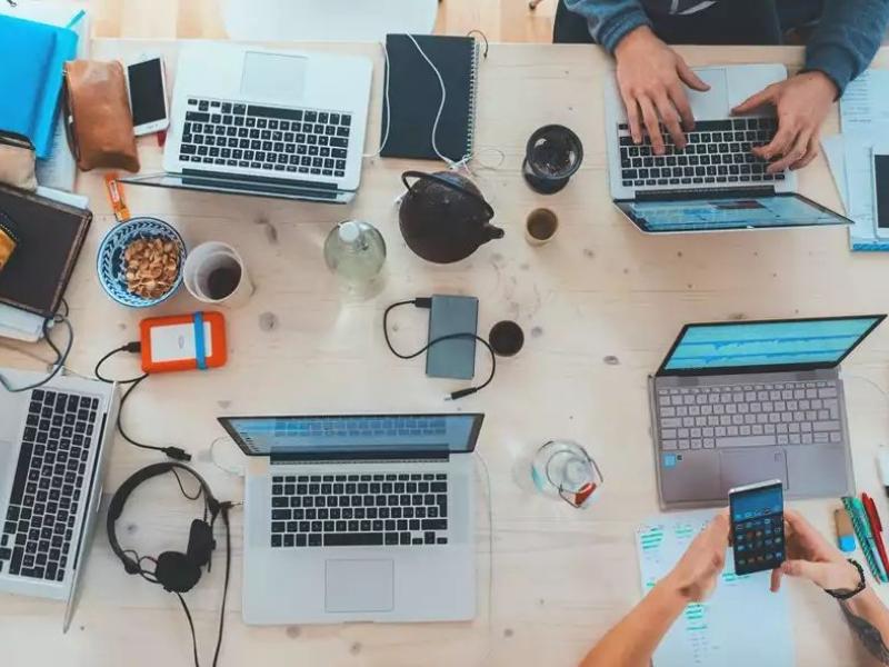 Εργασία εξ αποστάσεως: Δεκάδες θέσεις εργασίας σε 30 εταιρείες- Πώς θα κάνετε αίτηση