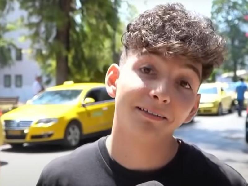 Πανελλαδικές 2022: Ερωτική εξομολόγηση μαθητή για επιτηρήτρια γίνεται viral