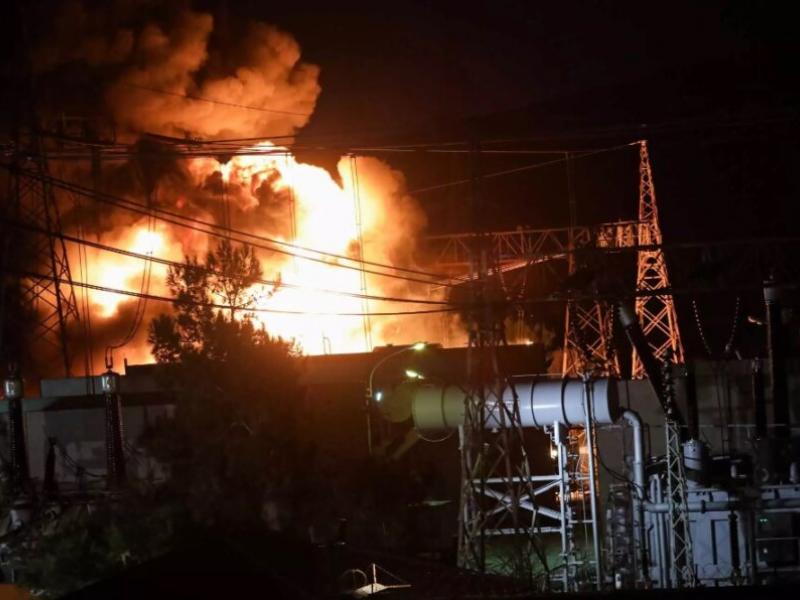 Συναγερμός στη Λάρισα - Ξημερώματα Κυριακής: Μεγάλη φωτιά σε υποσταθμό της ΔΕΗ