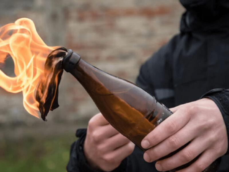 Τραυματίστηκαν δεκάδες μαθητές σε σχολείο – Έφτιαχναν μολότοφ