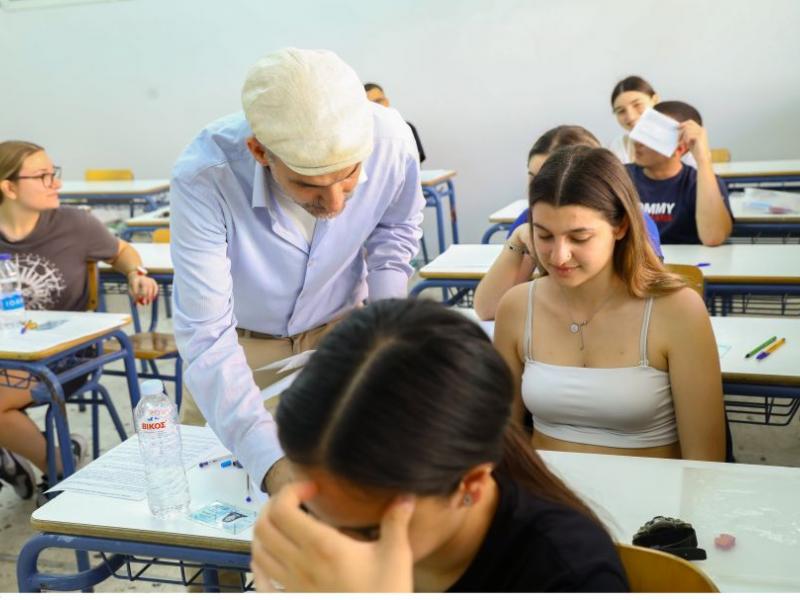 Πανελλήνιες 2024 - Φυσική: Οι φροντιστές επιβεβαιώνουν τους Φυσικούς για τα θέματα «υπερπαραγωγή» - Τα δυσκολότερα των τελευταίων ετών