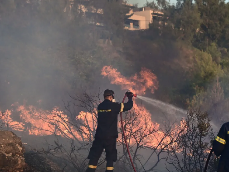 Ανεξέλεγκτες οι πυρκαγιές σε Πάτρα, Χίο, Πρέβεζα και Ζάκυνθο – Εκκενώνεται η Φιλιππιάδα 