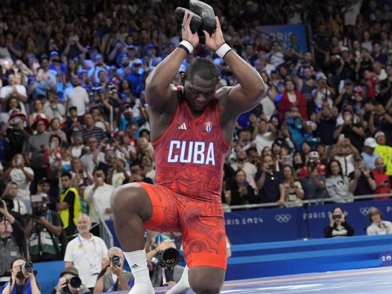 Ο πολυολυμπιονίκης και η χώρα του