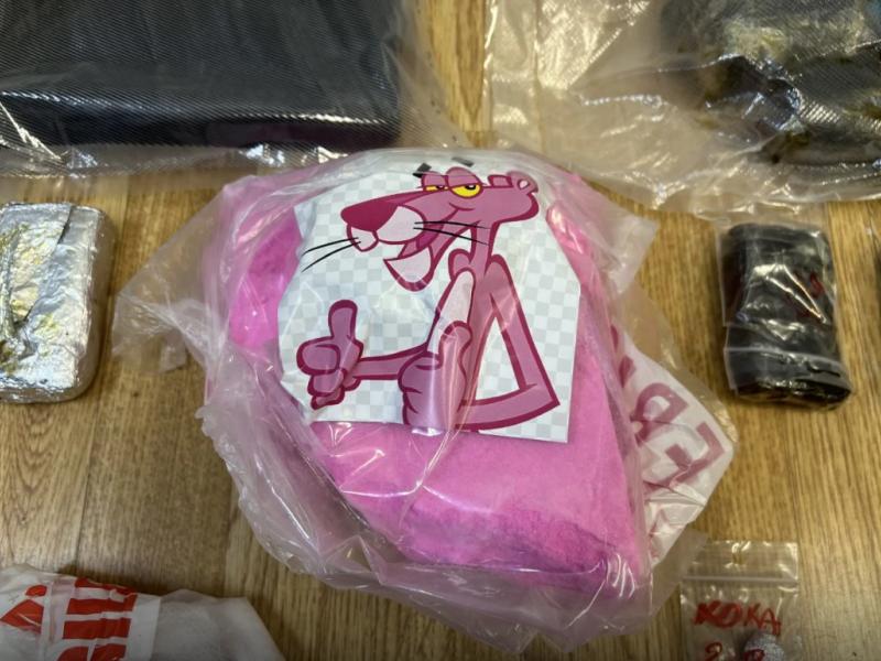 Εντόπισαν ροζ κοκαΐνη σε δύο σπίτια στην Αττική