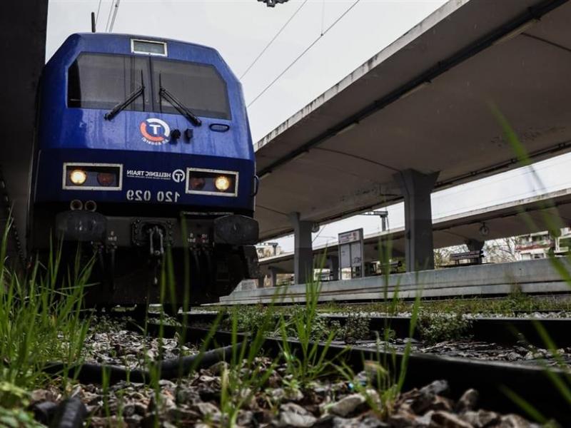 Παραλίγο τραγωδία στα τρένα: Αμαξοστοιχία με 400 επιβάτες συγκρούστηκε με κοπάδι ζώων