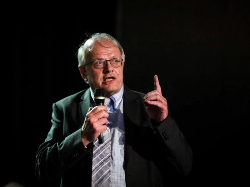 Άκης Τσελέντης