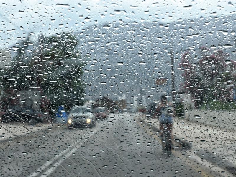 Κακοκαιρία σαρώνει την Αττική: Σοβαρές πλημμύρες στο Μενίδι