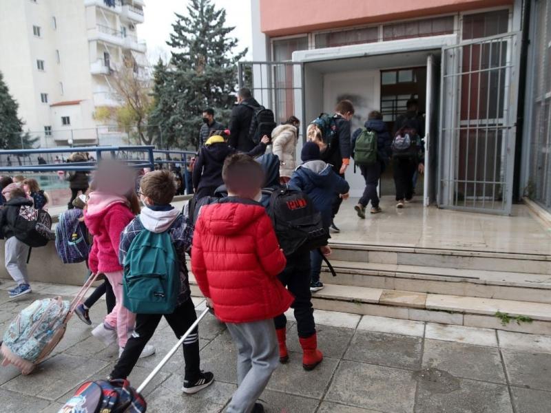 Έρευνα του Πανεπιστημίου Θεσσαλίας: Συρρίκνωση και γήρανση του πληθυσμού για τις επόμενες τρεις δεκαετίες