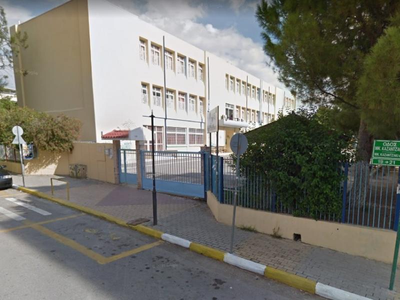 Ακόμη ένα ετοιμόρροπο σχολικό κτίριο: Στους «δρόμους» γονείς και εκπαιδευτικοί