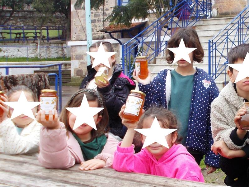 Παιδιά, Δημοτικό Θέρμης