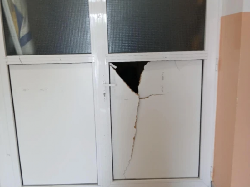 «Γυαλιά καρφιά» τα Γυμνάσια της Καλαμαριάς: Καταστροφές στα κτήρια πριν τις εξετάσεις