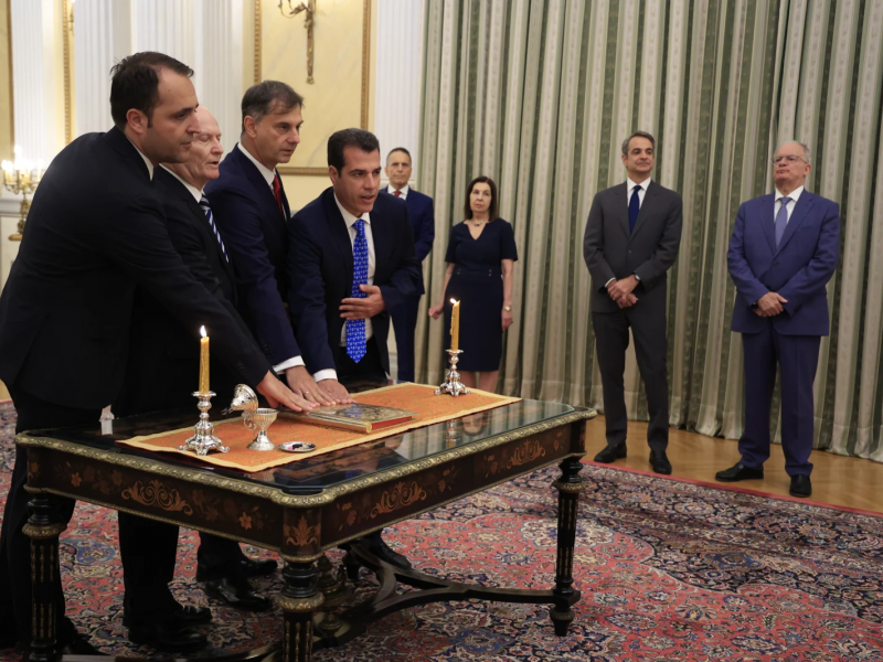 Προεδρικό Μέγαρο: Ορκίστηκαν τα νέα μέλη της κυβέρνησης
