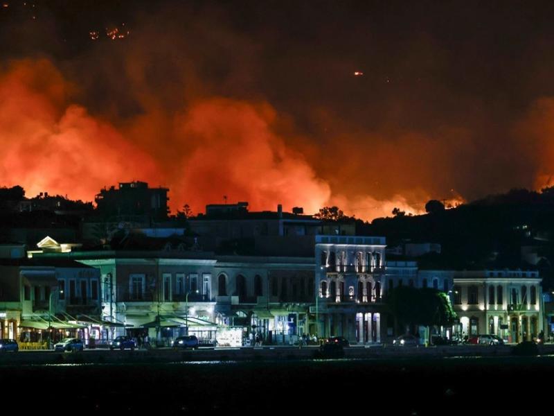 Στις φλόγες η Χίος: 62.000 στρέμματα καμένα